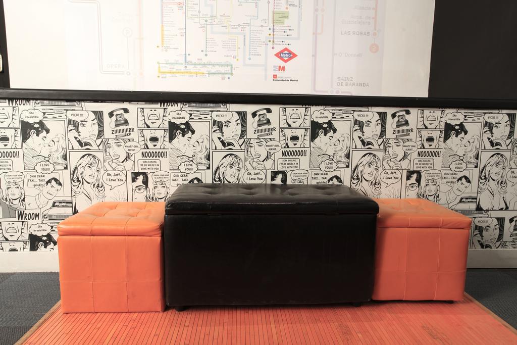 Meetingpoint Hostal *